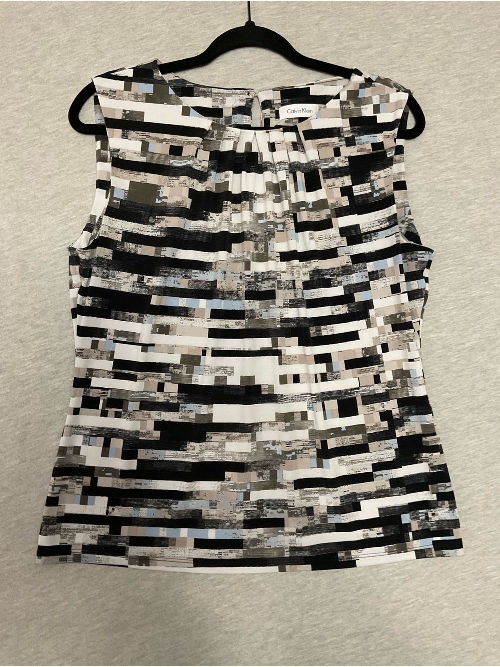 Calvin Klein Black & White Printed Sleeveless Top